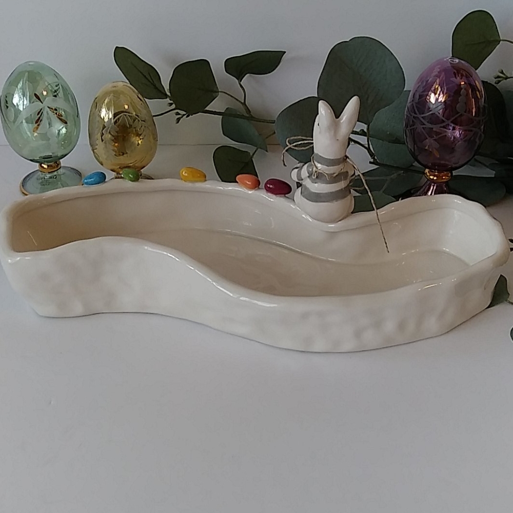 Blue sky clay works unique Easter bunny Nibbles  candy dish - Picture 7 of 11